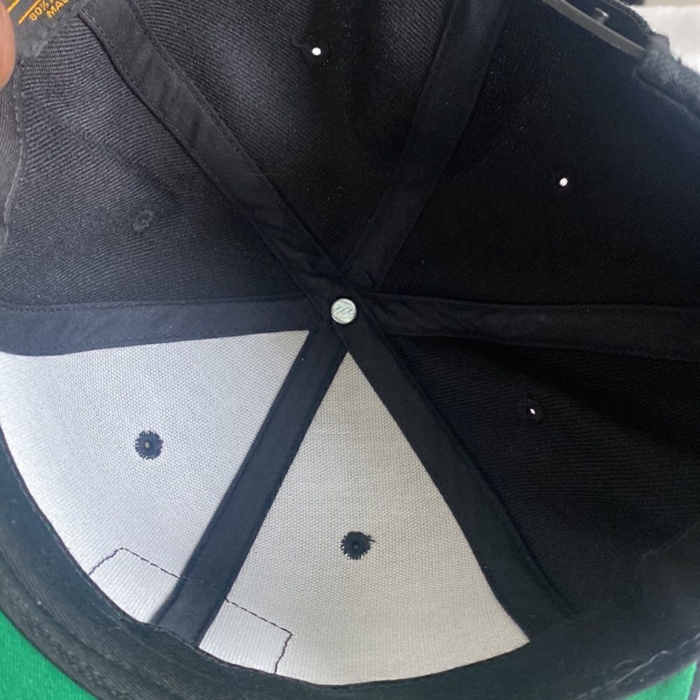SCOSCHE Bear Logo SnapBack Hat - Picture 7 of 7